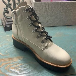Brand New Kennedy Boot Off White 7